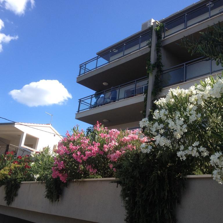 Apartment Bozan Omiš Екстериор снимка